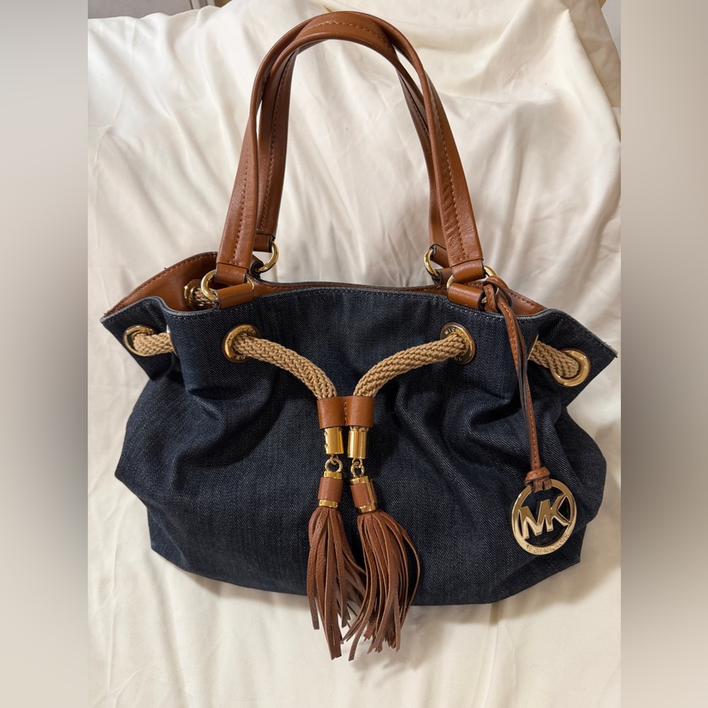 Michael Kors Navy and Tan Shoulder Bag - Gently Used